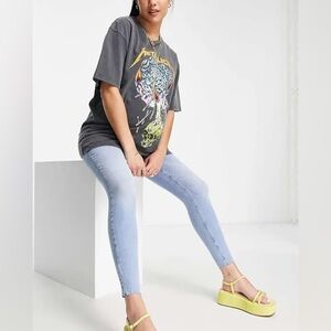 River Island Maternity Ripped Skinny Jeans in Medium Blue Size 6 (32 L) NEW!